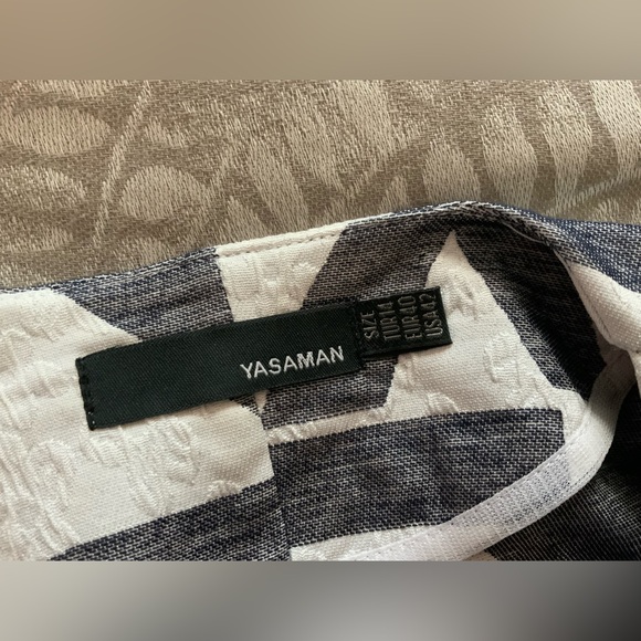 Geometric Patterned Coat - Picture 8 of 10